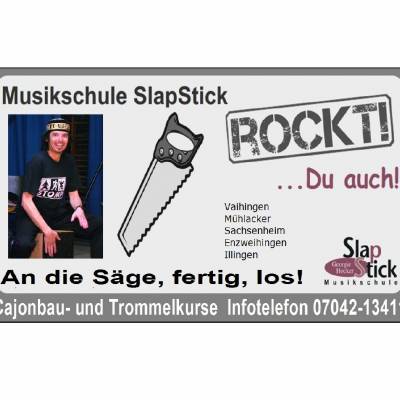 cajonbau-slapstick-rockt-blanco-quadratisch